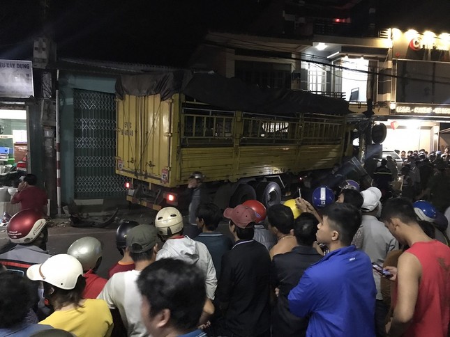 Kinh hãi cảnh xe điên tông vào nhà dân ở Quảng Ngãi, làm 3 người tử vong ảnh 5