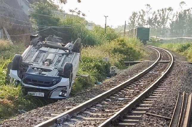 Hé lộ nguyên nhân vụ tàu hỏa tông ôtô làm 3 người thương vong ở Quảng Ngãi ảnh 1