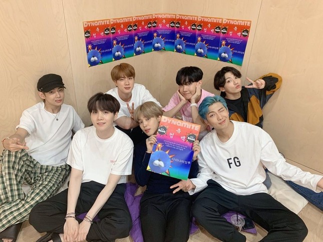 Nói “Không” với “chơi cầu trượt”, BTS vẫn tung hoành ấn tượng trên Billboard Hot 100 ảnh 2