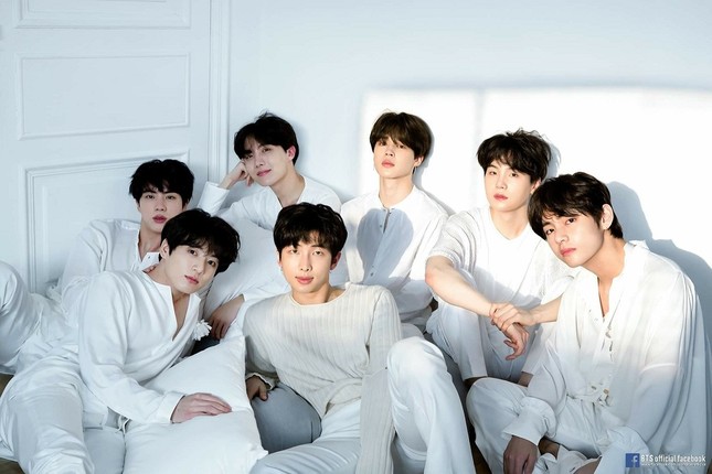 Tegoshi Yuya viết sách “nói xấu” công ty và bạn gái cũ, BTS và TWICE bị bắt làm cameo ảnh 9