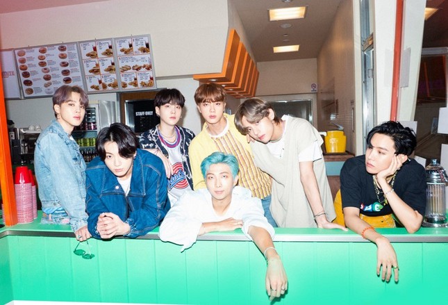 Trong thế giới fangirl: Dù không phải là một AMRY, tớ vẫn chân thành cảm ơn BTS ảnh 1