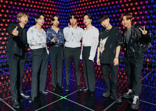 Trong thế giới fangirl: Dù không phải là một AMRY, tớ vẫn chân thành cảm ơn BTS ảnh 2
