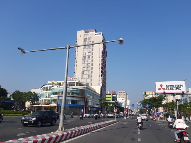 Hai du khách người Anh nhiễm Covid-19 đi đến nhiều địa điểm ở Đà Nẵng ảnh 1