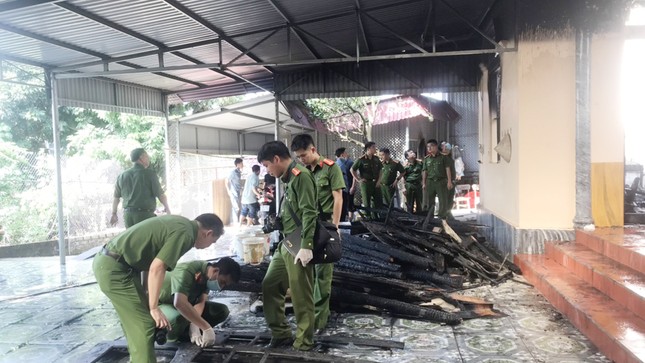Dập tắt đám cháy, phát hiện 2 vợ chồng tử vong trong nhà ảnh 1