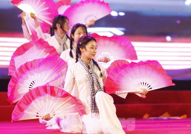 Sôi nổi điểm hẹn thanh niên Bắc Giang ảnh 4