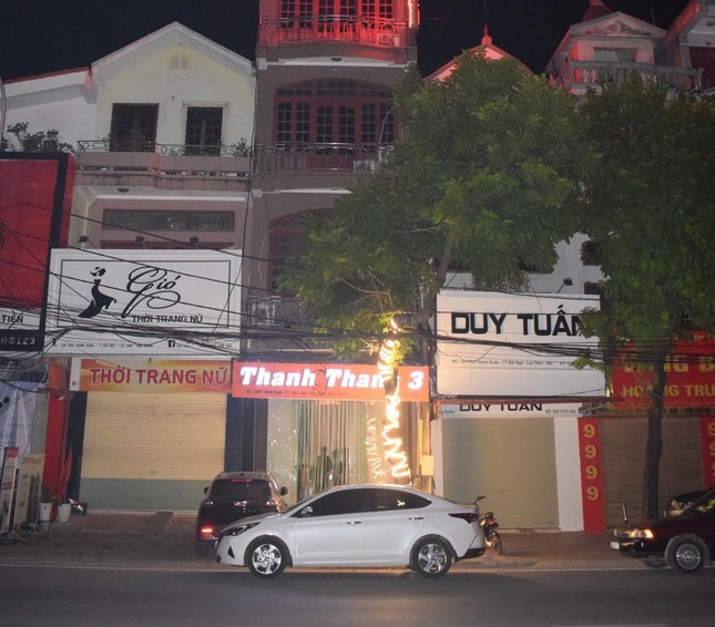 Người phụ nữ bị chồng dùng dao đâm tử vong trong nhà nghỉ ảnh 1
