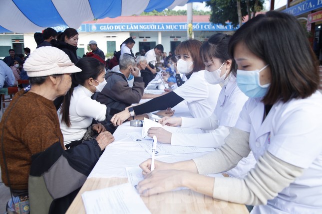 Tuổi trẻ Bắc Giang trao quà Tết tặng hộ nghèo ảnh 4