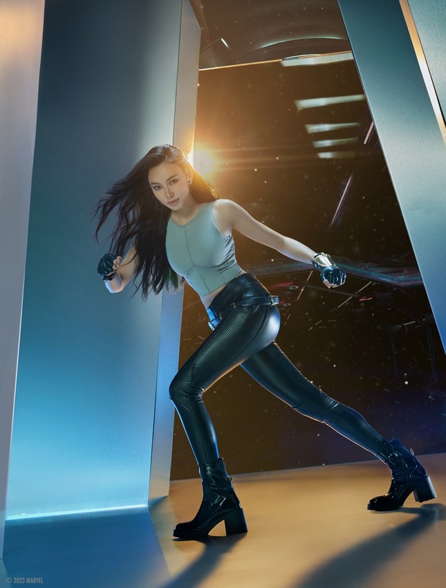 Hoa hậu Thùy Tiên hóa thân thành nữ siêu anh hùng Captain Marvel ảnh 3