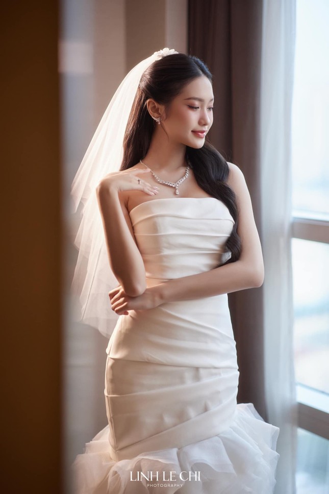 Doãn Hải My diện ba bộ váy cưới trong ngày trọng đại, mẫu nào được khen nhiều nhất? ảnh 3