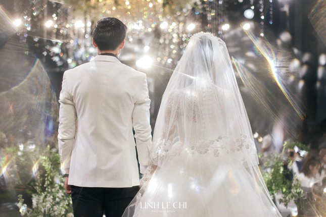Doãn Hải My diện ba bộ váy cưới trong ngày trọng đại, mẫu nào được khen nhiều nhất? ảnh 7