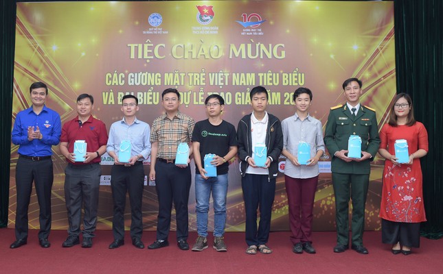 Gương mặt trẻ Việt Nam tiêu biểu 2020: Đêm Gala chào mừng ngập tràn niềm vui ảnh 1