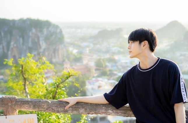 Nguyên cớ nào khiến Ong Seong Woo âu sầu trong chuyến du lịch cùng gia đình? ảnh 3