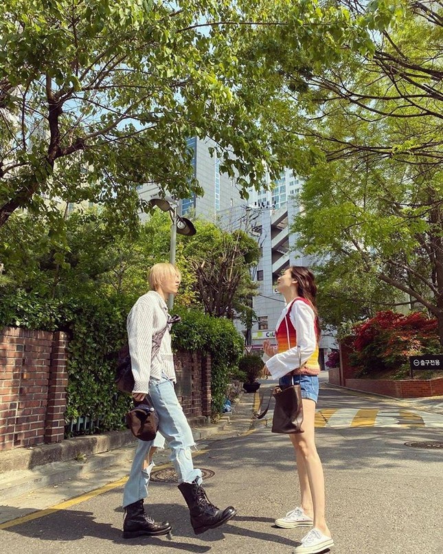Sao Hàn 24H: SUGA (BTS) thảnh thơi đi hái dâu, Jessica thành đại sứ toàn cầu ảnh 5