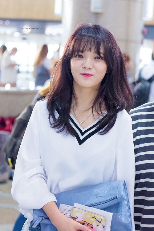 Ngày nào còn xinh đẹp tự nhiên mà nay hàng loạt nữ idol lại trông khác lạ thế này ảnh 5