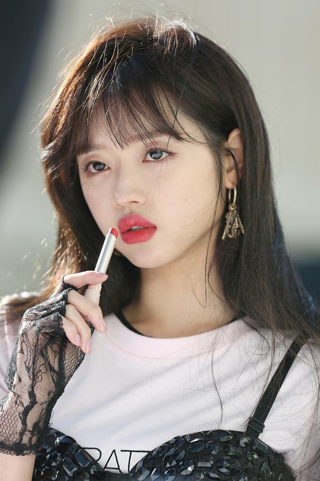 Ngày nào còn xinh đẹp tự nhiên mà nay hàng loạt nữ idol lại trông khác lạ thế này ảnh 4
