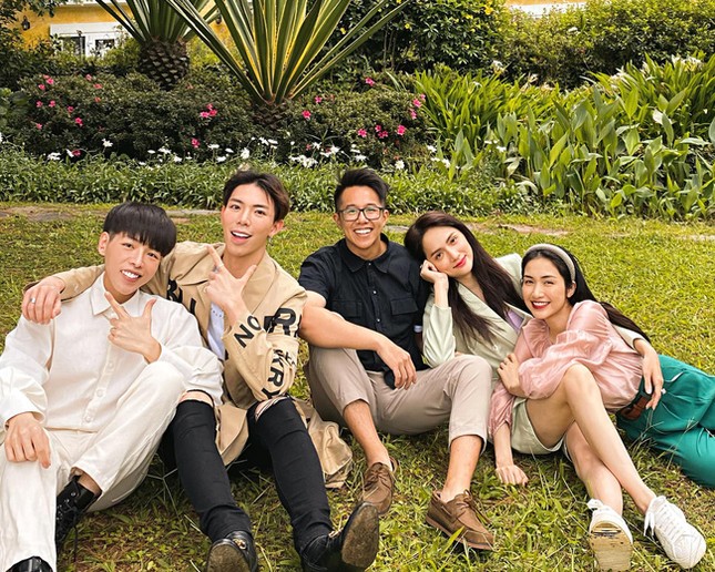 Ấm lòng với lời Hòa Minzy nhắn gửi Hương Giang sau hàng loạt ồn ào về Matt Liu ảnh 3