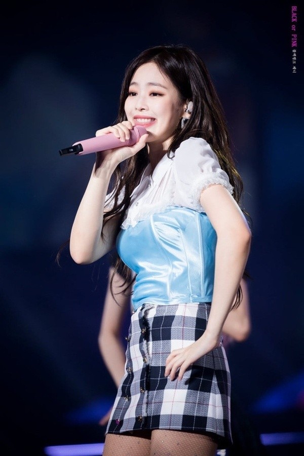 Ngay cả “Nữ hoàng thời trang” Jennie cũng có những bộ cánh “nhìn là muốn quay xe“ ảnh 8