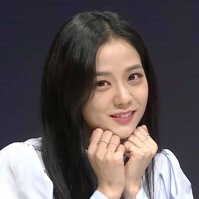 Một bọng mắt lớn hai số phận: Yoona được khen còn Jisoo (BLACKPINK) lại bị bảo kém sắc ảnh 5