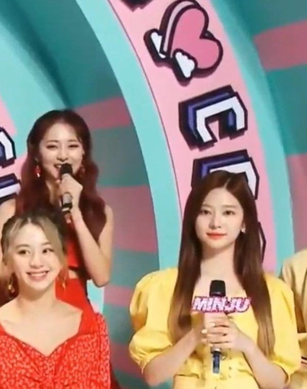 Những cặp idol giống nhau đến mức khiến fan bối rối: Người một nhà hay vô tình trùng hợp? ảnh 6