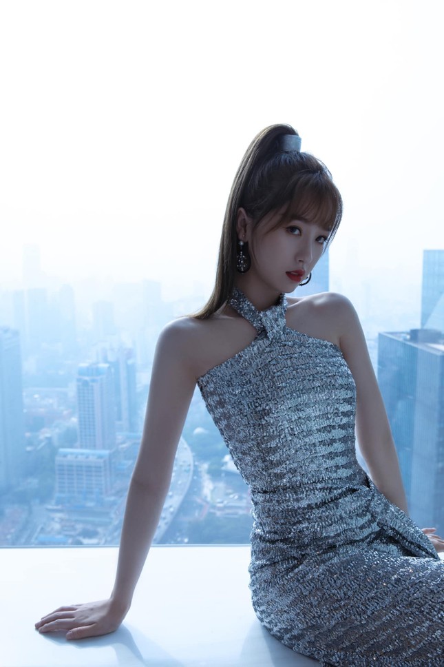 Đến cả “thánh lố” Ngu Thư Hân cũng không thoát khỏi quy luật khắc nghiệt này của showbiz ảnh 7