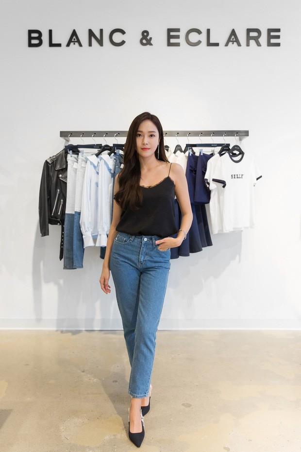 Idol khác rời xa SM Ent là bão tố, Jessica chia tay SM Ent thì thành đại gia K-Biz ảnh 2