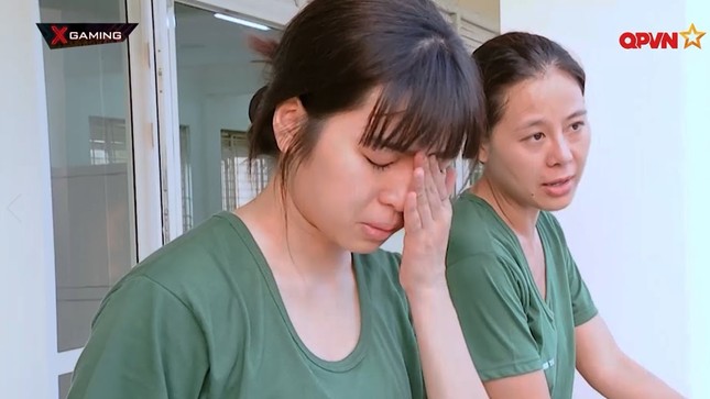Không hẹn mà gặp, hai nàng Khánh Vân đều chung cảnh tỏa sáng đầu năm, thị phi cuối năm ảnh 2