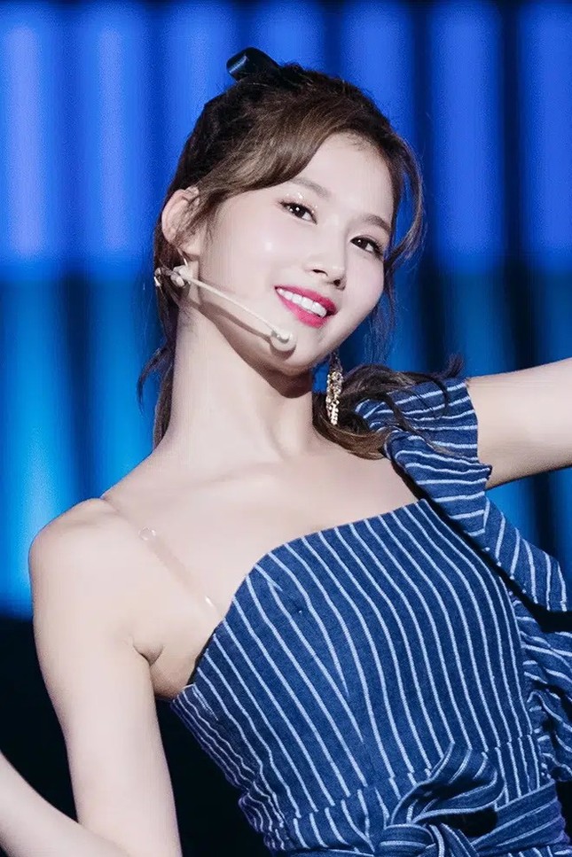 Không ngờ Suzy lại mắc phải lỗi trang phục cơ bản này trong show diễn quan trọng ảnh 11
