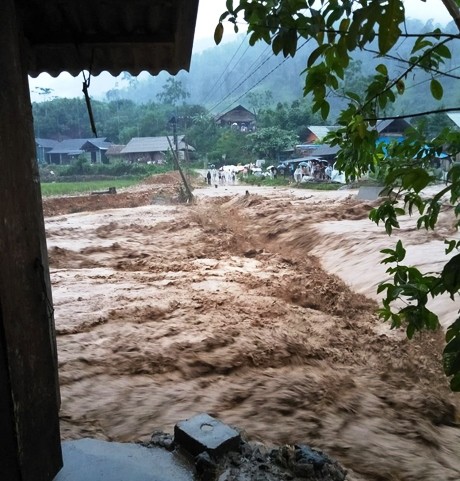 18 người chết, mất tích do mưa lũ ảnh 1