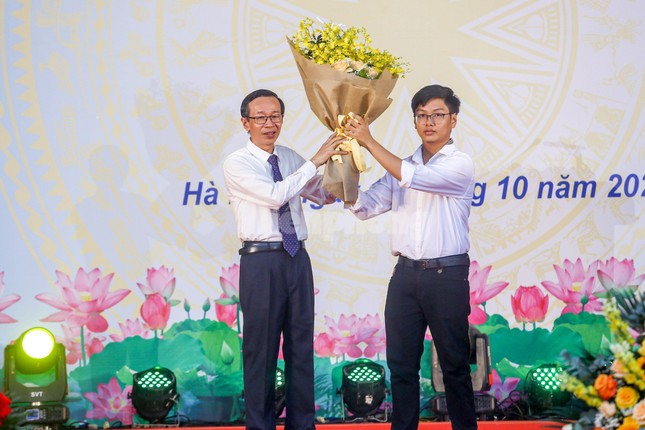 Huy chương Vàng Olympia Hóa học Quốc tế chọn bến đỗ là Trường ĐH Sư phạm Hà Nội ảnh 1