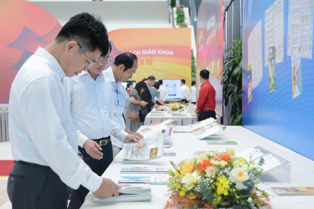 Bộ GD&ĐT công bố 10 dấu ấn giáo dục và đào tạo năm 2023 ảnh 4