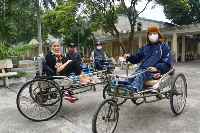 Ngân hàng BIDV chúc Tết các thương binh nặng tại Bắc Ninh, Bắc Giang ảnh 1