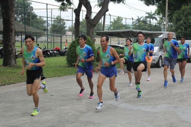 Tiền Phong Marathon 2020: Đội Bình Dương háo hức 'xông trận' ảnh 2