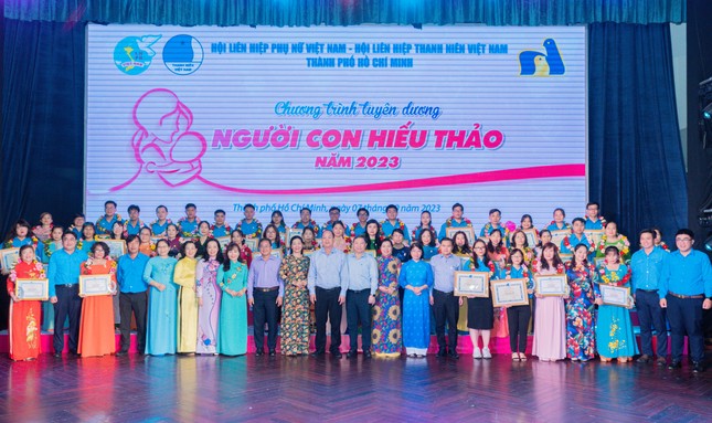 TPHCM tuyên dương 47 gương người con hiếu thảo tiêu biểu ảnh 3