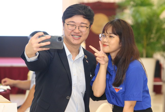 Bạn trẻ ASEAN - Nhật Bản giao lưu văn nghệ, kết chặt tình hữu nghị trong đêm hội văn hóa ảnh 9
