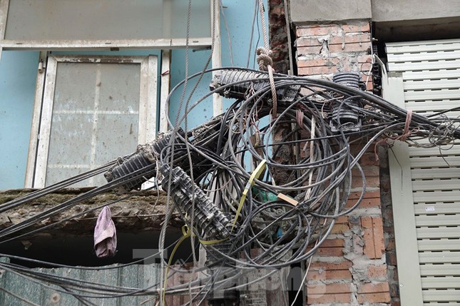 Bẫy 'tử thần' trên tuyến đường nghìn tỷ ở Hà Nội vừa thông xe ảnh 9