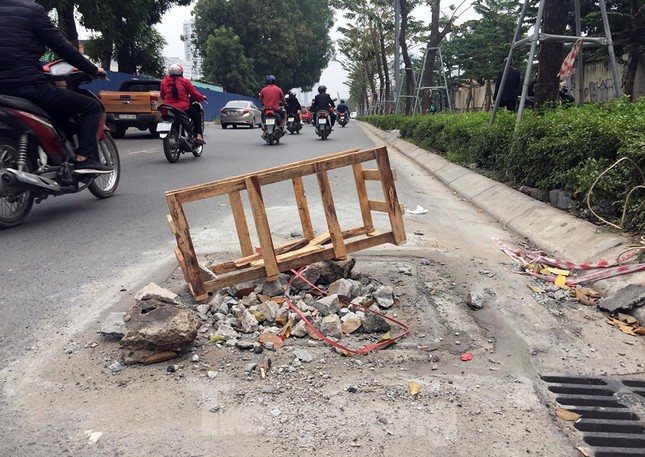 Bẫy 'tử thần' trên tuyến đường nghìn tỷ ở Hà Nội vừa thông xe ảnh 11