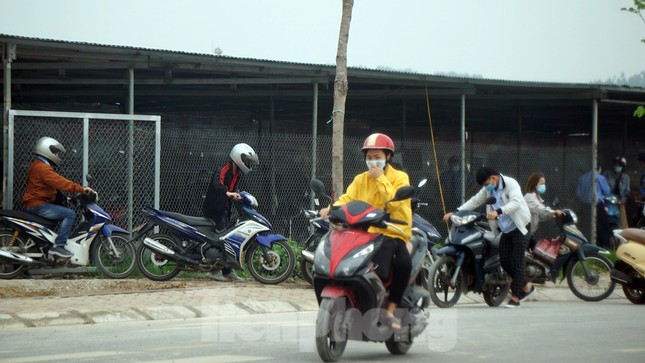 Công nhân tháo chạy vì công ty ở Hải Dương bị phát hiện cho 'làm chui' ảnh 5