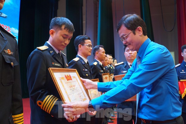 Bốn nhiệm vụ trọng tâm phối hợp với Hải quân bảo vệ chủ quyền biển đảo ảnh 4