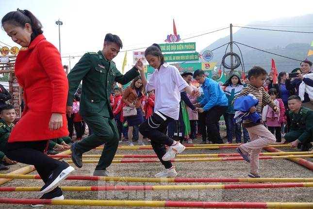 Đặc sắc hội trại của tuổi trẻ Quân đội ảnh 9