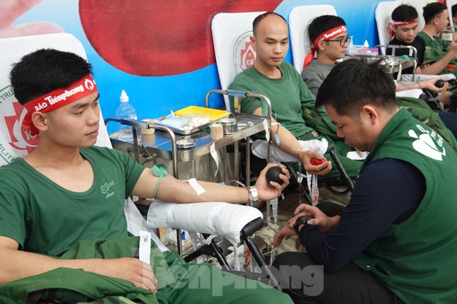 Sĩ quan quân đội tương lai hưởng ứng Chủ nhật Đỏ lần thứ XIII ảnh 9