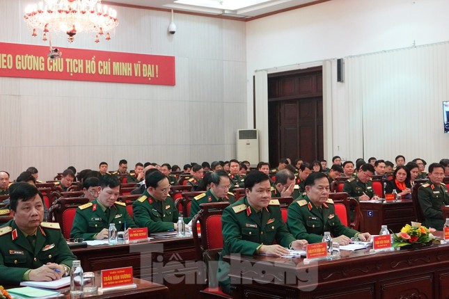 Quân đội tặng bằng khen Báo Tiền Phong ảnh 2