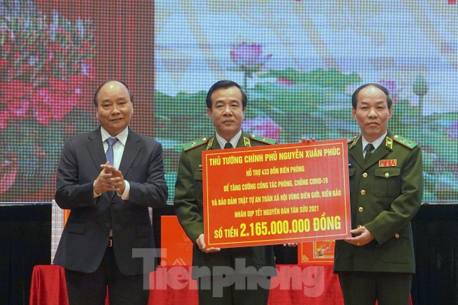 Thủ tướng: Chúng ta ngồi đây nhưng biết bao đồng chí đang chịu rét mướt, khó khăn ảnh 4