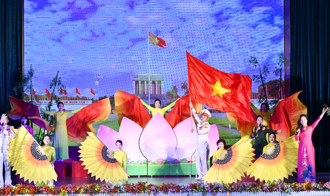 Vinh danh bóng hồng Quân đội toàn năng ảnh 12