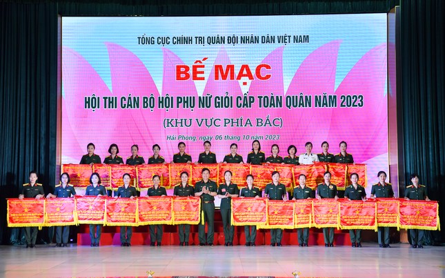 Vinh danh bóng hồng Quân đội toàn năng ảnh 5