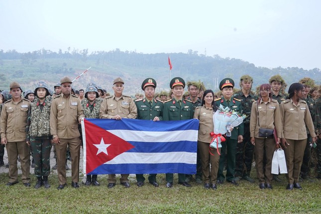 Sĩ quan trẻ Việt Nam - Cuba: Hai trái tim, chung nhịp đập ảnh 17