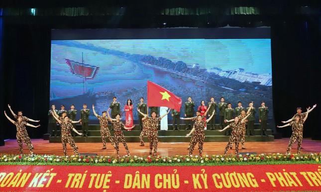 Nâng cao tinh thần và nhiệt huyết cho cán bộ Đoàn áo lính ảnh 1