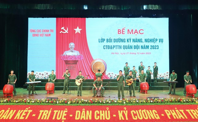 Nâng cao tinh thần và nhiệt huyết cho cán bộ Đoàn áo lính ảnh 5