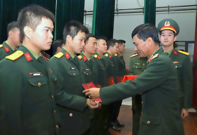 Nâng cao tinh thần và nhiệt huyết cho cán bộ Đoàn áo lính ảnh 2