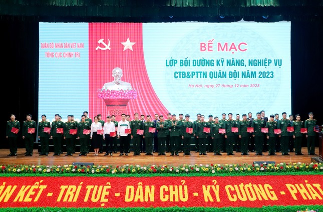 Nâng cao tinh thần và nhiệt huyết cho cán bộ Đoàn áo lính ảnh 4