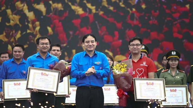 Tổng kết chiến dịch Thanh niên tình nguyện hè 2015 ảnh 2